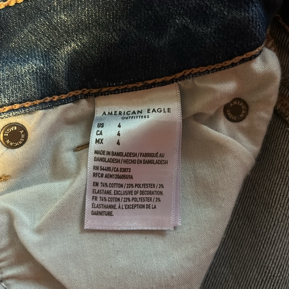 American Eagle The Dream Short Midi Denim Shorts Stretch Womens Size 4 - Picture 6 of 7